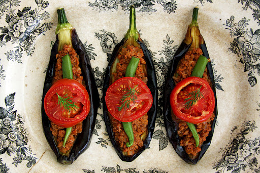 Karniyarik Turkish dish of stuffed eggplant 