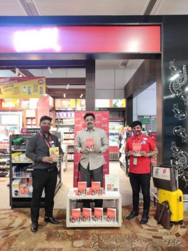 Anand Neelakantan at a book signing