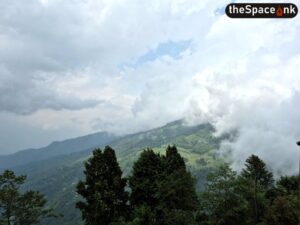 Where Clouds Wait: Notes from Dawaipani